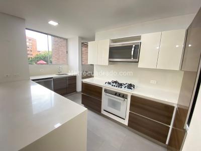 Apartamento en arriendo en El Tesoro, Medellín · foto 4 de 15