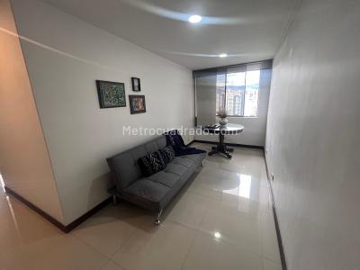 Apartamento de 3 alcobas en arriendo en Castropol, Medellín, 88 m² · foto 2 de 8