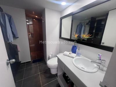 Apartamento de 3 alcobas en arriendo en Castropol, Medellín, 88 m² · foto 7 de 8