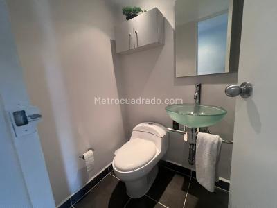 Apartamento de 3 alcobas en arriendo en Castropol, Medellín, 88 m² · foto 8 de 8
