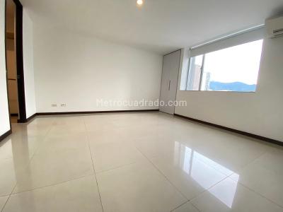 Apartamento de 2 alcobas en arriendo en El Poblado, Medellín, 120 m² · foto 3 de 12