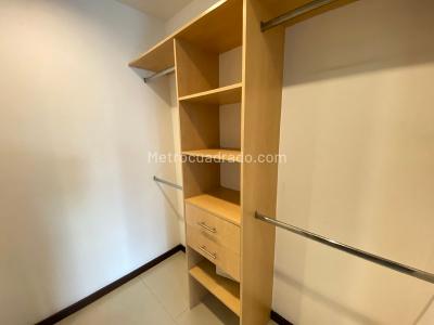 Apartamento de 2 alcobas en arriendo en El Poblado, Medellín, 120 m² · foto 6 de 12