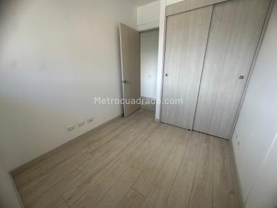 Apartamento de 3 alcobas en arriendo en Jardines Envigado, Envigado, 90 m² · foto 4 de 13