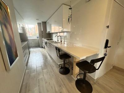 Apartamento de 3 alcobas en arriendo en El Poblado, Medellín, 107 m² · foto 2 de 7