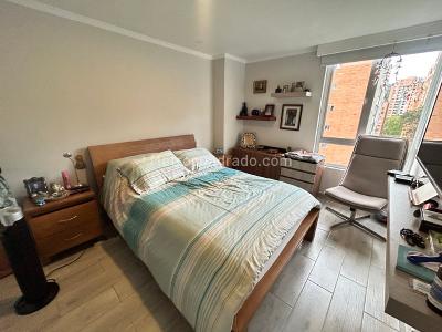 Apartamento de 3 alcobas en arriendo en El Poblado, Medellín, 107 m² · foto 3 de 7