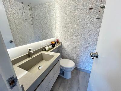 Apartamento de 3 alcobas en arriendo en El Poblado, Medellín, 107 m² · foto 6 de 7
