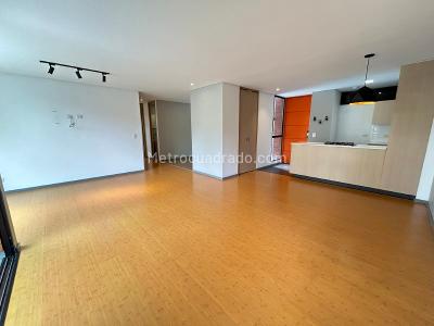 Apartamento de 2 alcobas en arriendo en Loma De Las Brujas, Envigado, 93 m² · foto 3 de 11