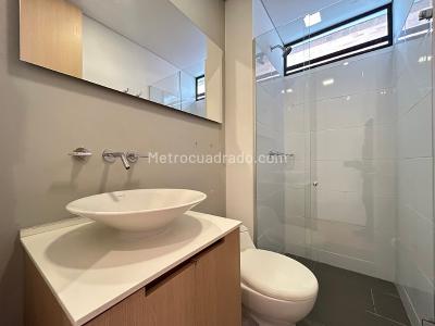 Apartamento de 2 alcobas en arriendo en Loma De Las Brujas, Envigado, 93 m² · foto 9 de 11