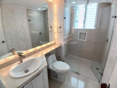 Apartamento de 3 alcobas en arriendo en El Poblado, Medellín, 150 m² · foto 18 de 20
