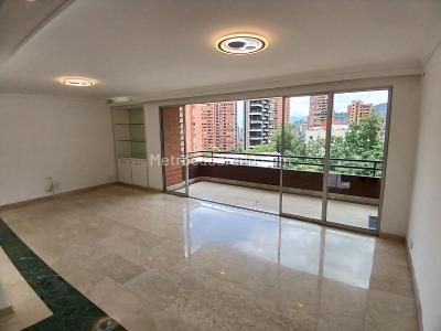 Apartamento de 3 alcobas en arriendo en El Poblado, Medellín, 150 m² · foto 3 de 20