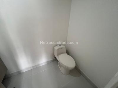 Apartamento de 2 alcobas en arriendo en Castropol, Medellín, 80 m² · foto 11 de 12