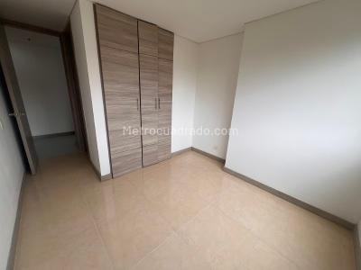 Apartamento de 2 alcobas en arriendo en Castropol, Medellín, 80 m² · foto 6 de 12