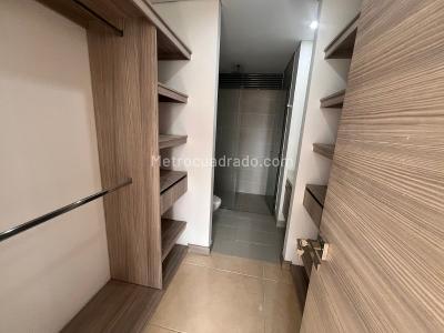 Apartamento de 2 alcobas en arriendo en Castropol, Medellín, 80 m² · foto 8 de 12