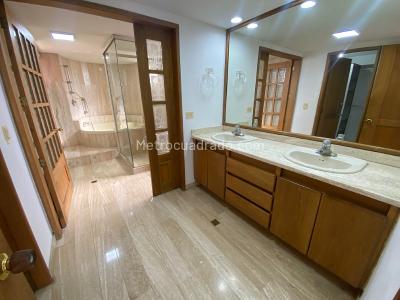 Apartamento en arriendo en Los Balsos, Medellín · foto 12 de 18