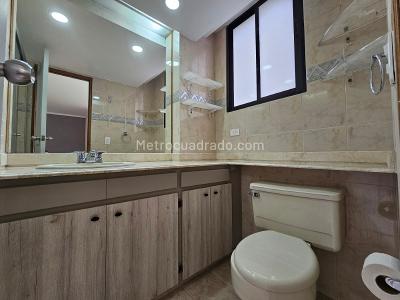 Apartamento de 3 alcobas en arriendo en El Poblado, Medellín, 155 m² · foto 12 de 16
