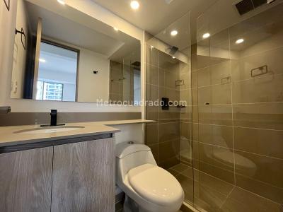 Apartamento de 3 alcobas en arriendo en El Poblado, Medellín, 72 m² · foto 10 de 12