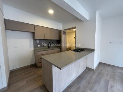 Apartamento de 3 alcobas en arriendo en El Poblado, Medellín, 72 m² · foto 2 de 12