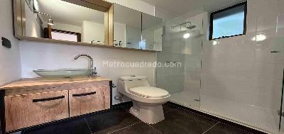 Apartaestudio en arriendo en El Tesoro, Medellín, 70 m² · foto 11 de 18
