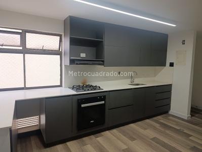 Apartamento de 3 alcobas en arriendo en Laureles, Medellín, 130 m² · foto 2 de 8