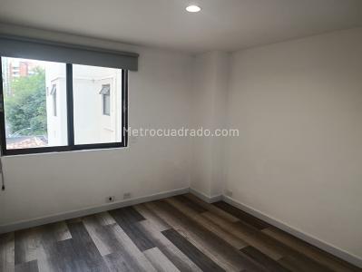 Apartamento de 3 alcobas en arriendo en Laureles, Medellín, 130 m² · foto 4 de 8
