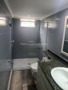 Apartamento de 3 alcobas en arriendo en Laureles, Medellín, 130 m² · foto 7 de 8
