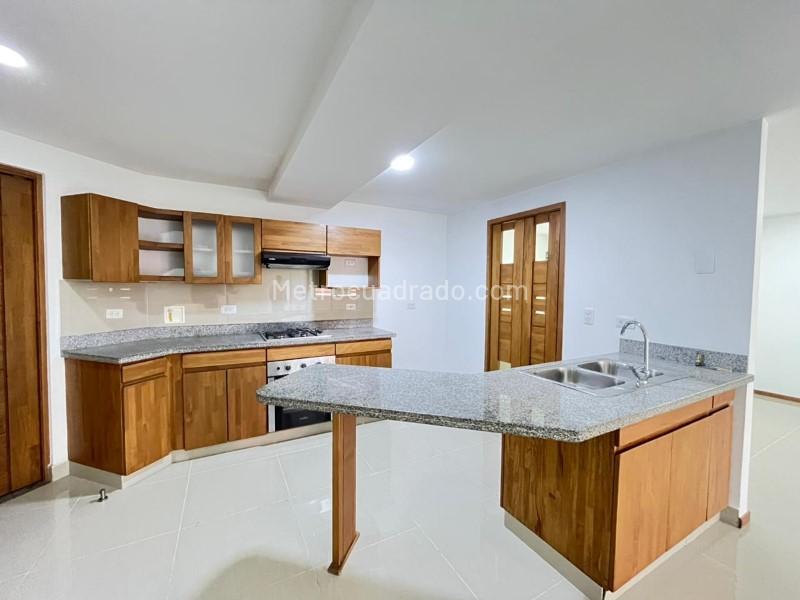 Piso – Sabaneta, San Isidro - Más