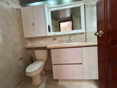 Apartamento en arriendo en Laureles, Medellín · foto 13 de 17