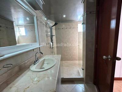 Apartamento en arriendo en Laureles, Medellín · foto 14 de 17