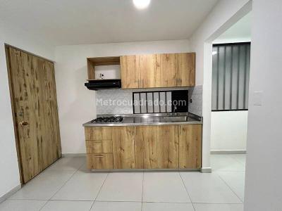 Apartamento de 2 alcobas en arriendo en Otro, Medellín, 48 m² · foto 2 de 9
