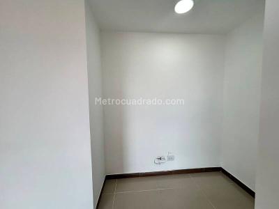 Apartamento de 3 alcobas en arriendo en Otro, Medellín, 83 m² · foto 2 de 13