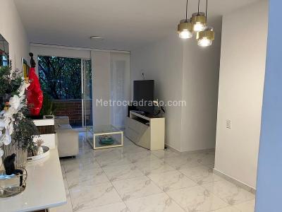 Apartamento de 3 alcobas en arriendo en Castropol, Medellín, 113 m² · foto 2 de 8