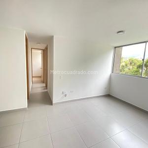 Apartamento de 3 alcobas en venta en Tranvia, Rionegro, 55 m² · foto 8 de 9