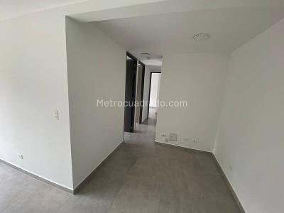 Apartamento de 3 alcobas en venta en Bello, Bello, 65 m² · foto 2 de 10