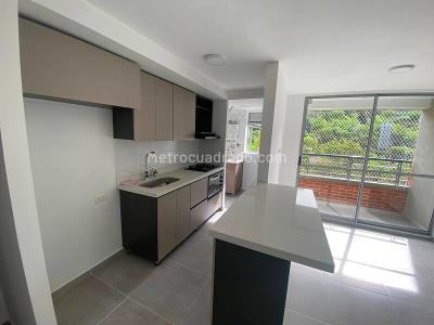 Apartamento de 3 alcobas en venta en Bello, Bello, 65 m² · foto 3 de 10