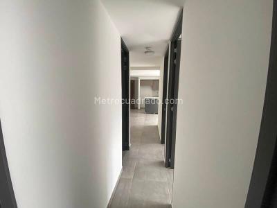 Apartamento de 3 alcobas en venta en Bello, Bello, 65 m² · foto 4 de 10