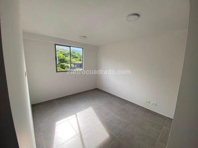 Apartamento de 3 alcobas en venta en Bello, Bello, 65 m² · foto 5 de 10