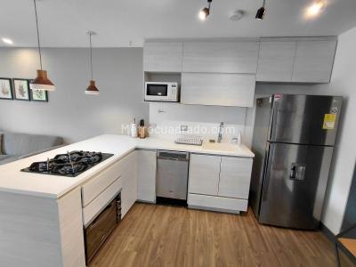 Apartamento en arriendo en El Poblado, Medellín · foto 3 de 15