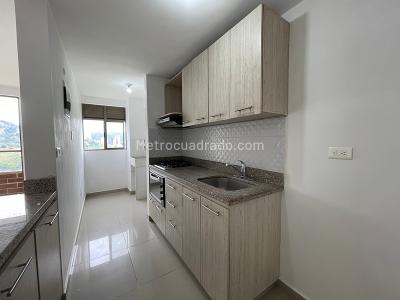 Apartamento de 3 alcobas en venta en Las Lomitas, Sabaneta, 71 m² · foto 4 de 17
