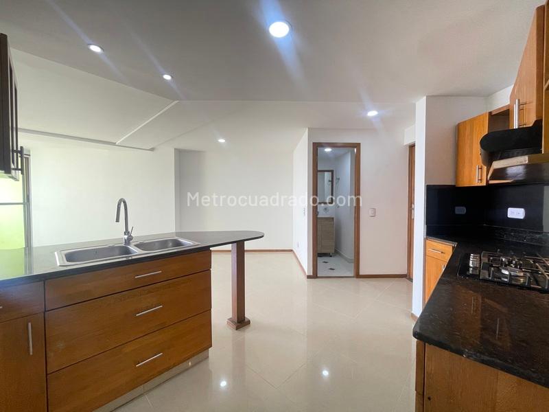 Piso – Sabaneta, San Isidro - Más