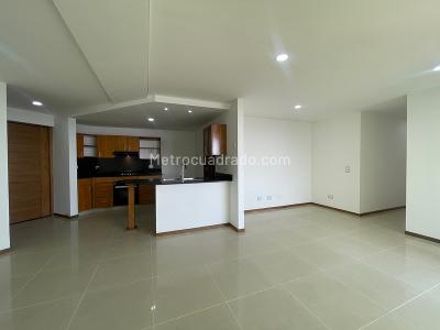 Apartamento de 3 alcobas en venta en Las Lomitas, Sabaneta, 110 m² · foto 2 de 20