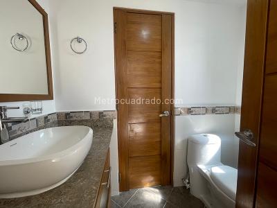 Apartamento de 3 alcobas en venta en Las Lomitas, Sabaneta, 110 m² · foto 13 de 20