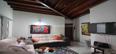 Apartamento en venta en El Poblado, Medellín · foto 2 de 10