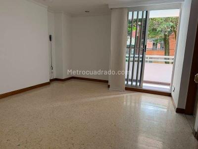 Apartamento de 4 alcobas en venta en Laureles, Medellín, 172 m² · foto 2 de 20