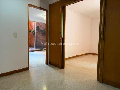 Apartamento de 4 alcobas en venta en Laureles, Medellín, 172 m² · foto 4 de 20