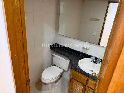 Apartamento de 4 alcobas en venta en Laureles, Medellín, 172 m² · foto 7 de 20