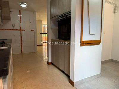 Apartamento de 4 alcobas en venta en Laureles, Medellín, 172 m² · foto 13 de 20