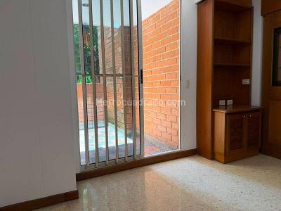 Apartamento de 4 alcobas en venta en Laureles, Medellín, 172 m² · foto 19 de 20