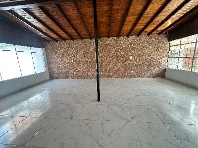 Casa de 5 alcobas en arriendo en Estadio, Medellín, 180 m² · foto 2 de 15