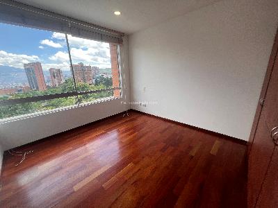 Apartamento de 3 alcobas en arriendo en El Poblado, Medellín, 270 m² · foto 10 de 19