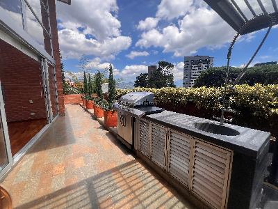 Apartamento de 3 alcobas en arriendo en El Poblado, Medellín, 270 m² · foto 18 de 19